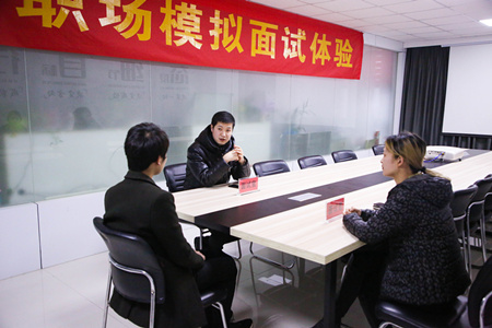 職場攻略講座進(jìn)校園，拓展校企合作促就業(yè)