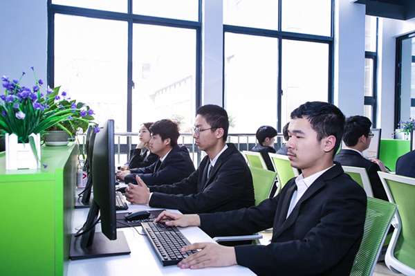 熱烈祝賀南京新華“青春風(fēng)采，夢想起航” VR智能家居施工方案大賽成功舉辦