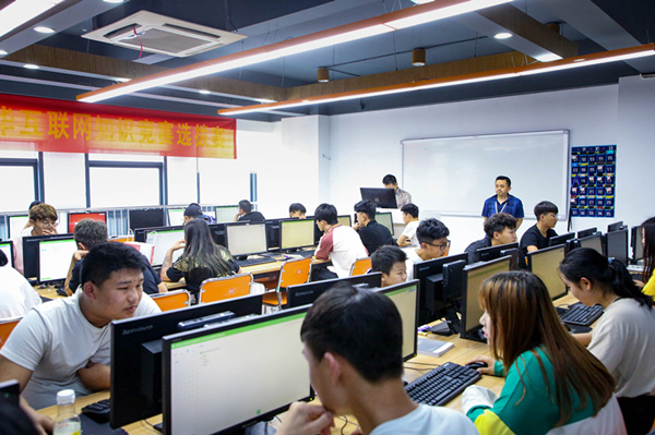 搞互聯(lián)網(wǎng)教育我們是認(rèn)真的，搞互聯(lián)網(wǎng)知識競賽我們也是認(rèn)真的！