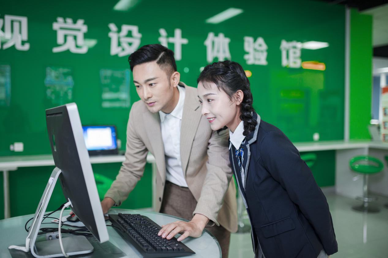 【媒體關(guān)注】新華電腦學(xué)校怎么樣，為什么要來新華電腦教育