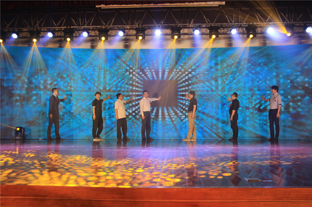 【媒體關(guān)注】新華電腦學(xué)校的<a href=http://njxh.cn target=_blank class=infotextkey>專業(yè)</a>怎么樣，能緊跟市場需求嗎？