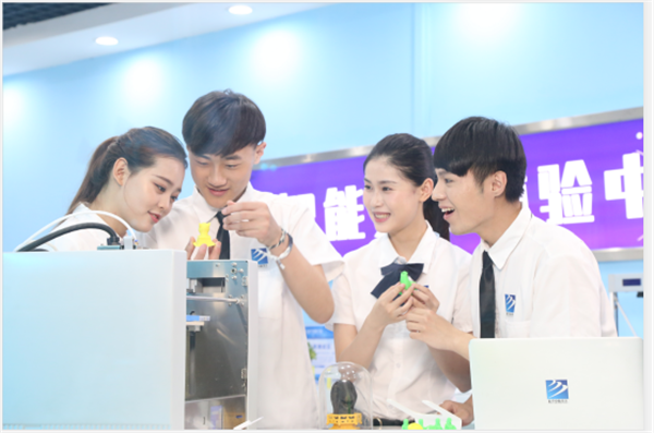 【媒體關(guān)注】為什么學(xué)互聯(lián)網(wǎng)新技術(shù)，要來新華？