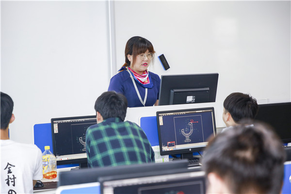 女孩子讀什么技校好？