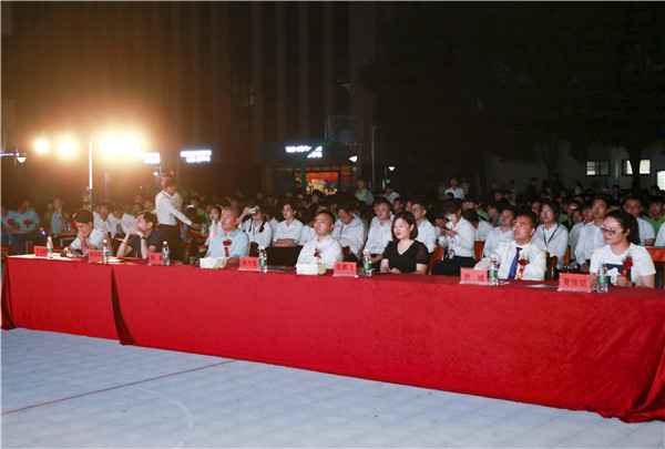 南京新華2019年新生開學(xué)典禮暨CEAC獎(jiǎng)學(xué)金頒獎(jiǎng)盛典隆重舉行！