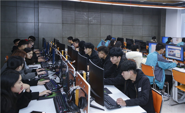 情系暖冬，感恩有你，南京新華愿與你一路同行！