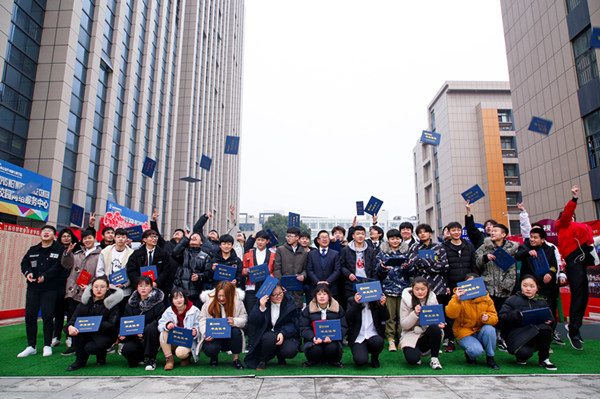 年前擇校，為啥家長(zhǎng)都來(lái)南京新華實(shí)地考察？