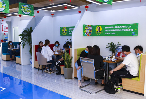 【南京新華五一試學(xué)營】試學(xué)火爆，歡迎新同學(xué)來到南京新華~