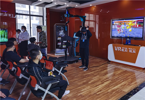 【南京新華五一試學(xué)營】試學(xué)火爆，歡迎新同學(xué)來到南京新華~