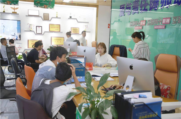 好學(xué)校成就好未來(lái)，新華電腦學(xué)校正在火熱招生中……