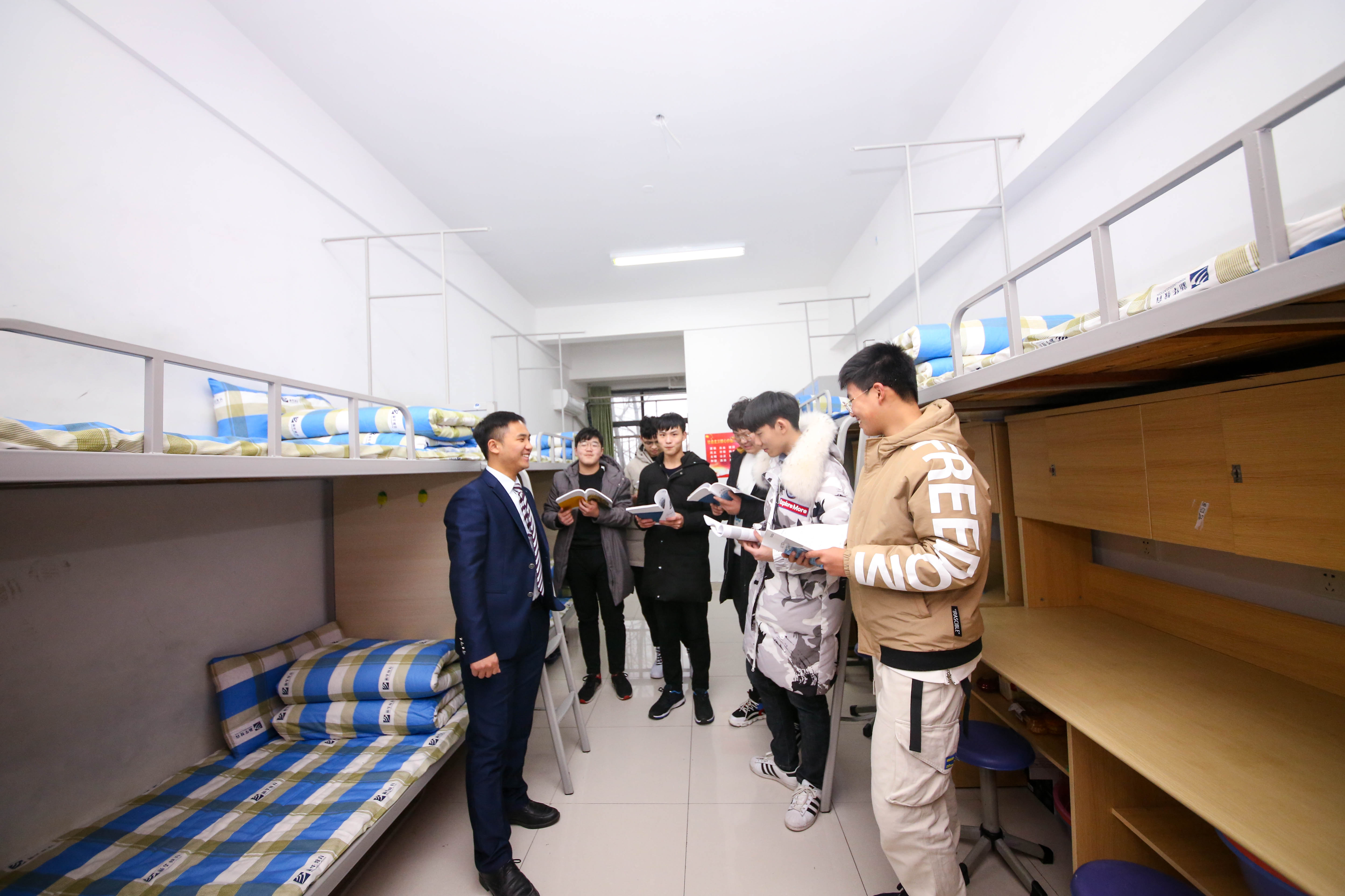 南京新華電腦專修學(xué)院的管理怎么樣？