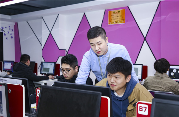 中考不如愿，初中畢業(yè)學(xué)什么技術(shù)好一點？