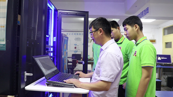 新華“十大匠師”孫春光：十年匠心，德技立人