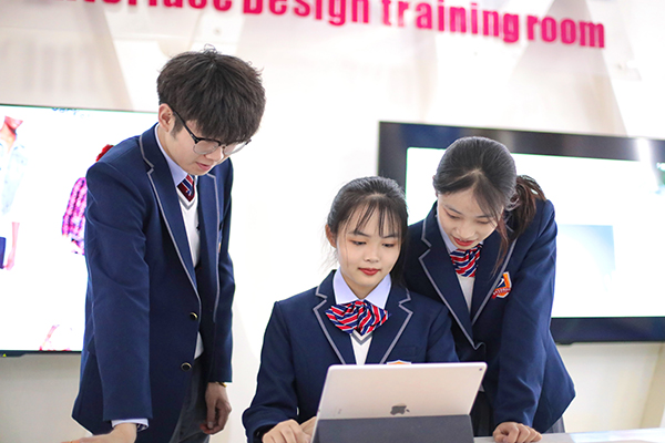 來(lái)新華學(xué)技術(shù)，技能+學(xué)歷+就業(yè)，多重保障！