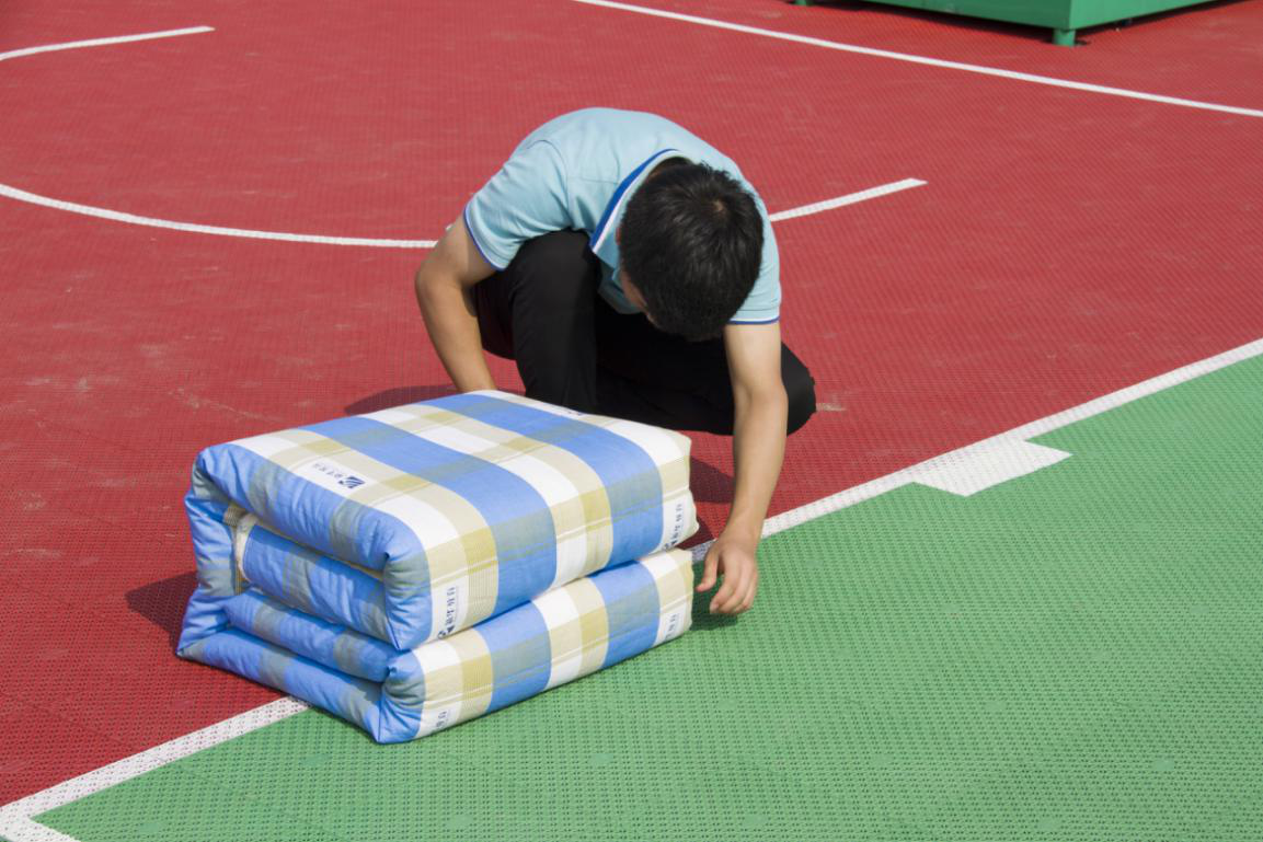 新華“三教三訓(xùn)”之軍訓(xùn)|揮灑汗水書寫迷彩青春！