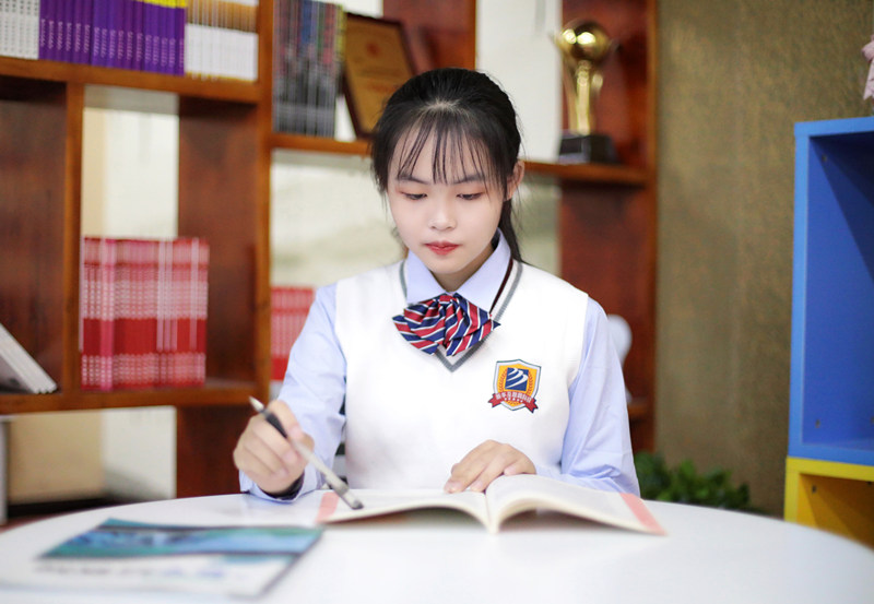 初<a href=http://njxh.cn target=_blank class=infotextkey>高中</a>女生學(xué)什么<a href=http://njxh.cn target=_blank class=infotextkey>專業(yè)</a>好？女生最吃香的互聯(lián)網(wǎng)熱門<a href=http://njxh.cn target=_blank class=infotextkey>專業(yè)</a>排名出爐！