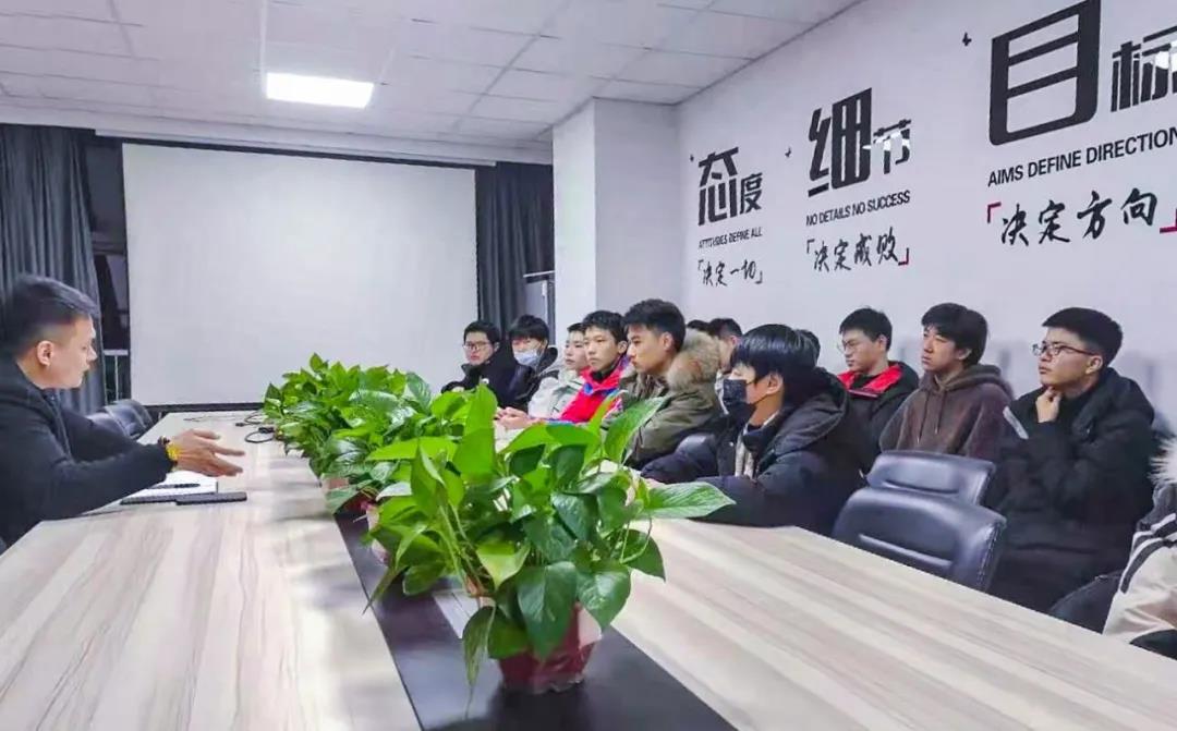 南京新華：試學營開班啦！一周試學助你榮耀起航！