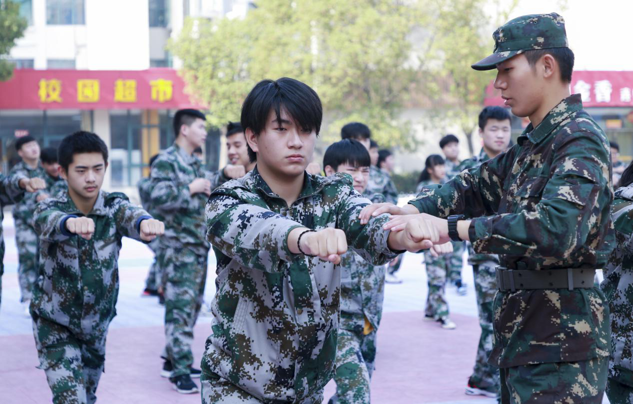 考不上<a href=http://njxh.cn target=_blank class=infotextkey>高中</a>，還有更好的出路！