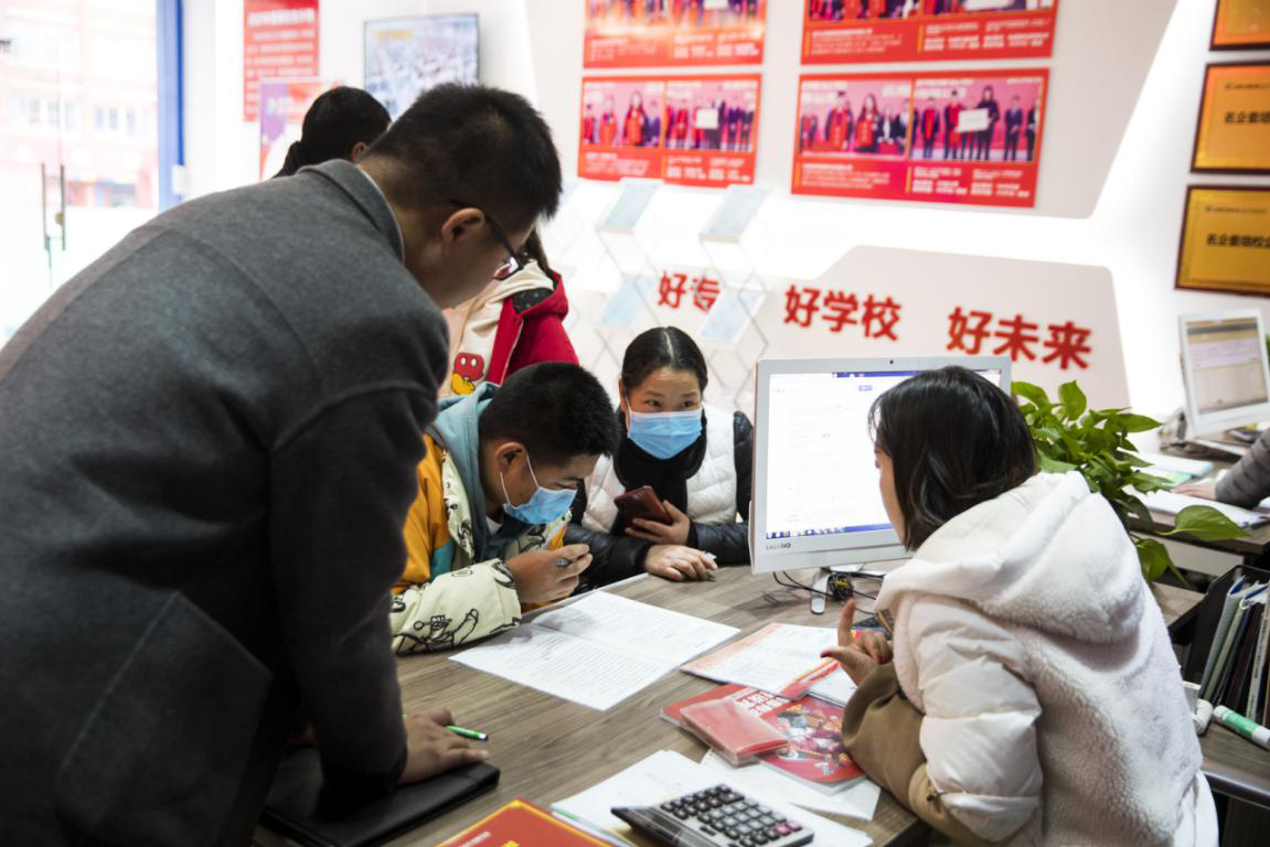 為什么總勸你來(lái)校實(shí)地考察？好學(xué)校不怕比較！