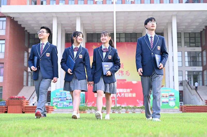 兩會(huì)速遞 | 暖心，讓每個(gè)孩子都有人生出彩的機(jī)會(huì)！