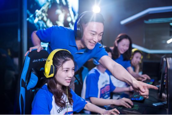 速來(lái)圍觀！知名演員直播探校，為高薪<a href=http://njxh.cn target=_blank class=infotextkey>專業(yè)</a>代言！