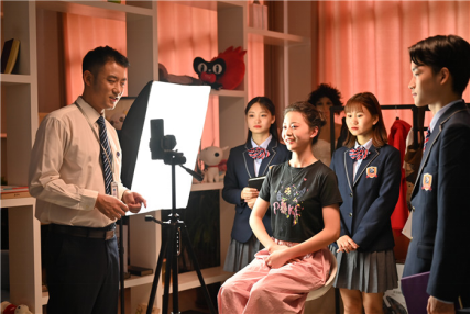 速來(lái)圍觀！知名演員直播探校，為高薪<a href=http://njxh.cn target=_blank class=infotextkey>專業(yè)</a>代言！