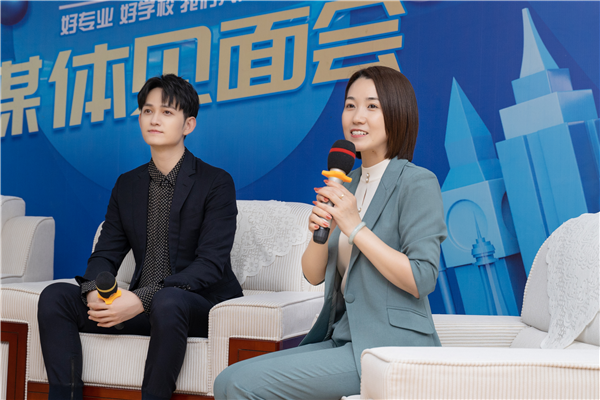 馬可來新華重拾校園生活，青春“競”是精彩！