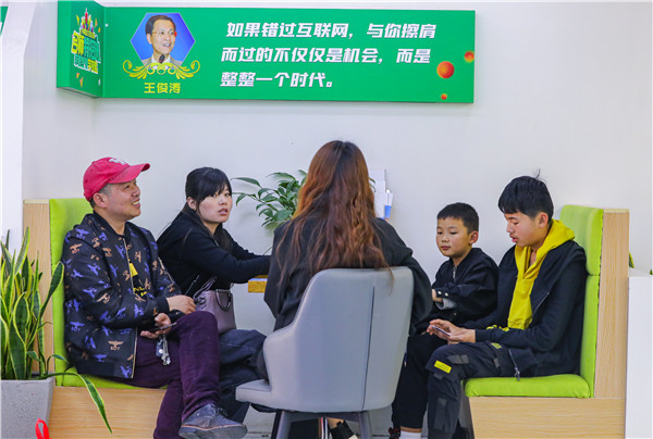 南京新華五一試學(xué)體驗(yàn)周火爆開啟！