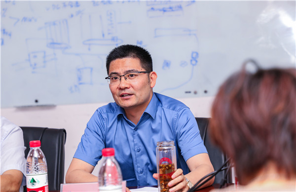 實(shí)習(xí)正當(dāng)時(shí)，慰問暖人心