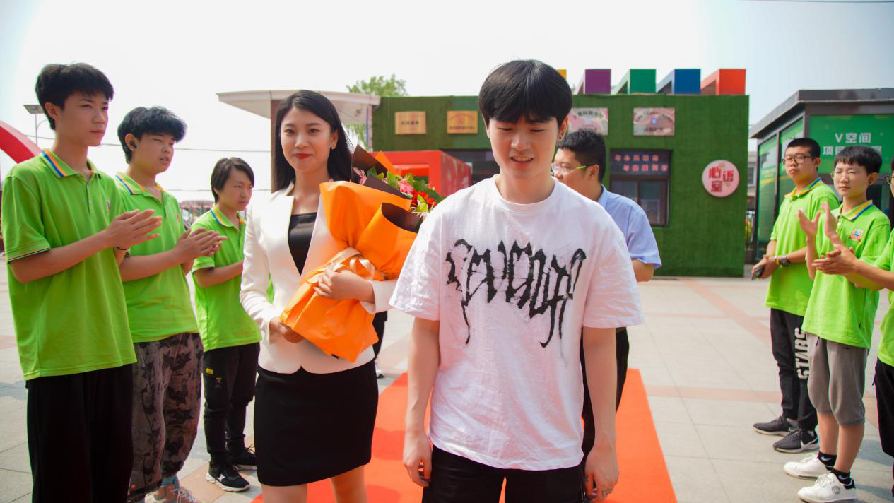 《老師來了》公開課全新起航，“護(hù)國(guó)螳螂”靈藥激情開講！