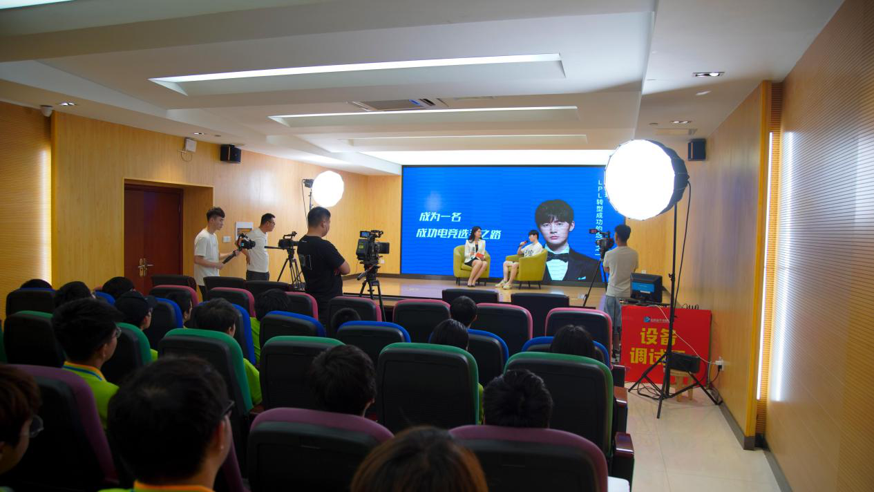 《老師來了》公開課全新起航，“護(hù)國(guó)螳螂”靈藥激情開講！