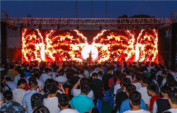 青春心向黨，逐夢(mèng)新時(shí)代