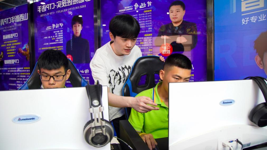 傳遞向上力量！新華電腦學?！独蠋焷砹恕?月繼續(xù)開講！