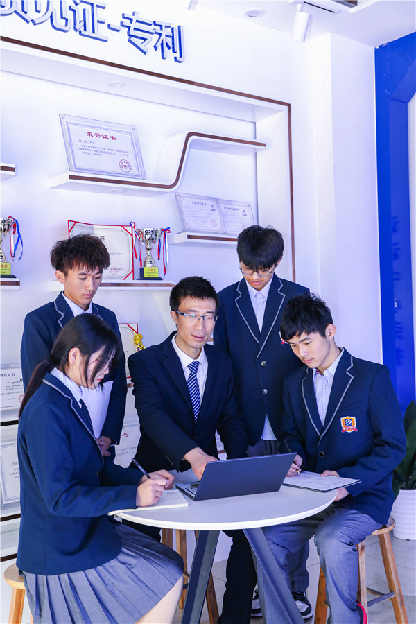 火國(guó)建老師：為熱愛而選擇，為選擇而執(zhí)著