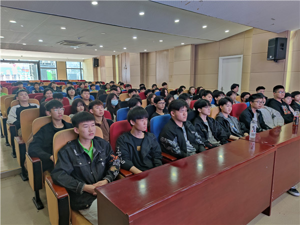 大咖進校園|把人生過成藝術，將藝術寫進人生