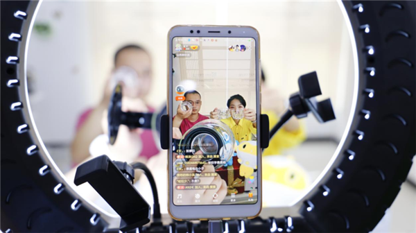 我去，這么多人來新華是干啥？