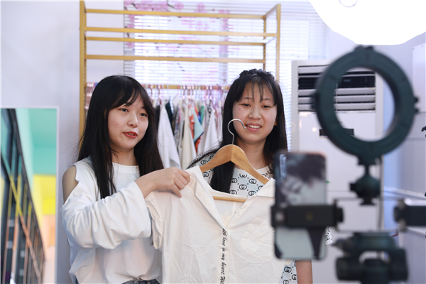 真實(shí)訓(xùn)真牛！學(xué)生時(shí)代第一桶金挖掘記