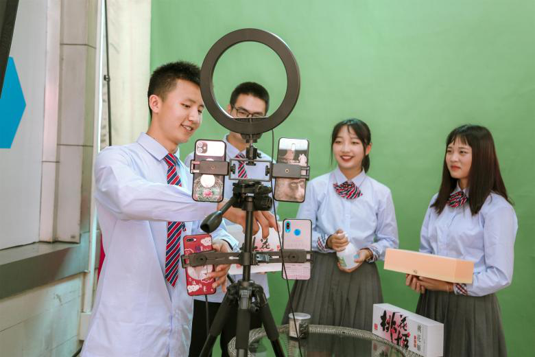 厲害了我的學(xué)姐！2021雙11直播PK龍虎榜