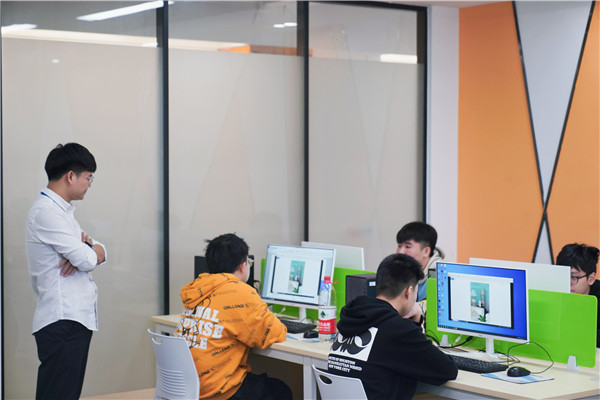 讓農(nóng)產(chǎn)品搭上“電商順風(fēng)車” 新華電腦教育以賽促教，助力鄉(xiāng)村振興