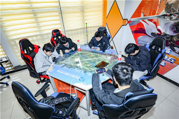 競青春，逐夢想|南京新華電競開放日燃情開戰(zhàn)