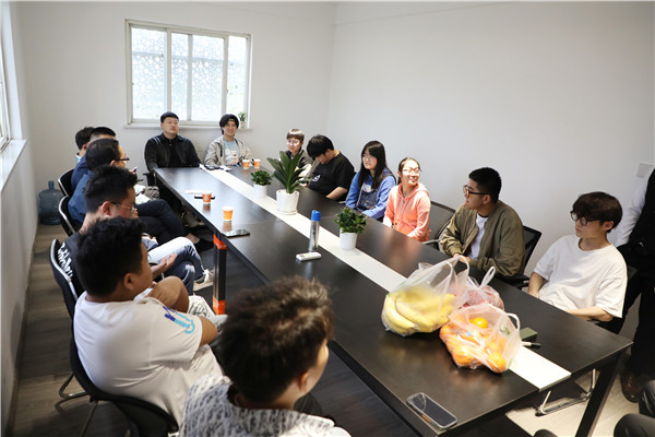 暖心回訪(fǎng)見(jiàn)證成長(zhǎng)，愛(ài)與責(zé)任一路相隨