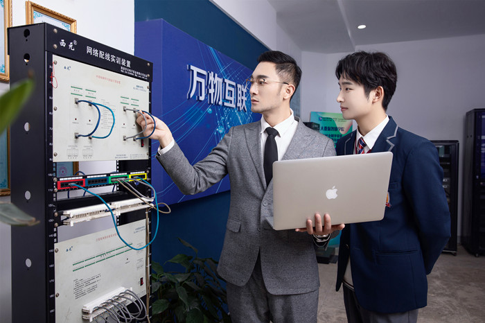 就業(yè)寒潮來襲，新華這類人才卻被市場熱搶！