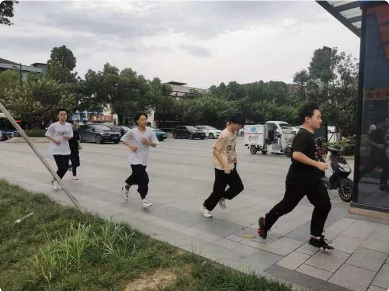 “玩轉(zhuǎn)熱愛，競無止境”|新華互聯(lián)網(wǎng)科技2022電競青訓(xùn)營正式開營！