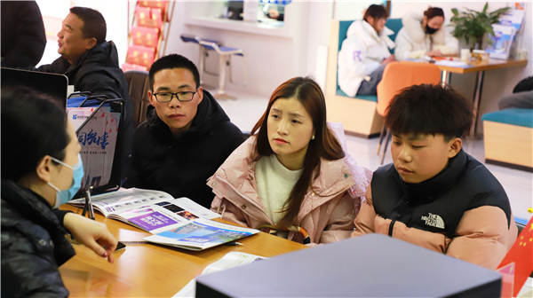 喜迎開(kāi)學(xué) 圓夢(mèng)新華|直擊南京新華火熱報(bào)名現(xiàn)場(chǎng)！