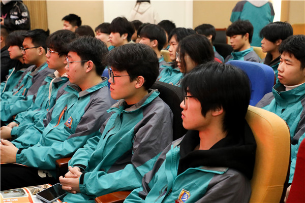 家校同心，共育英才| 南京新華3ds max階段課程結(jié)課答辯分享會暨家長見證會