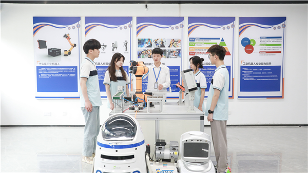 全國啟動！躍動互聯(lián)網(wǎng)創(chuàng)新夢想，“新華杯”互聯(lián)網(wǎng)職業(yè)技能大賽火熱來襲！