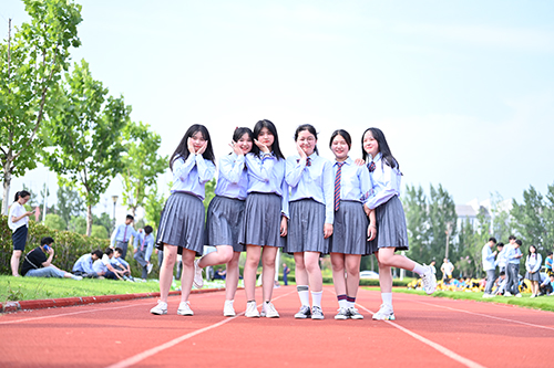 沒有基礎(chǔ)，初中畢業(yè)，能學(xué)好電腦嗎？