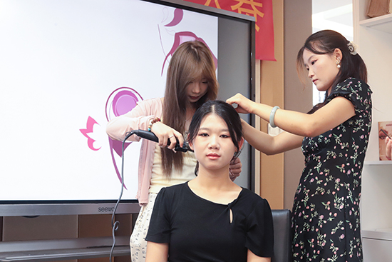 學(xué)歷不高，能學(xué)會(huì)美妝嗎？