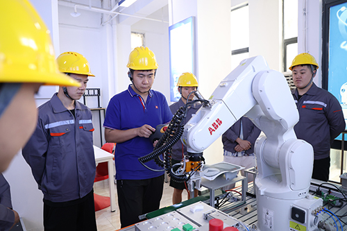 轉行沒方向？學智能制造，低門檻入門