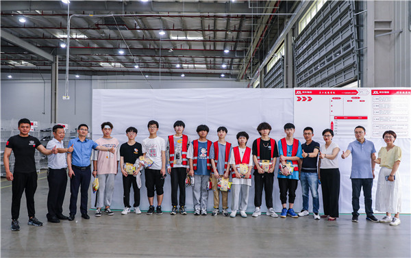 實(shí)習(xí)正當(dāng)時(shí)，慰問暖人心 ——南京新華電腦專修學(xué)院慰問京東618項(xiàng)目實(shí)習(xí)生