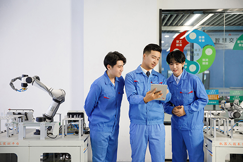 轉(zhuǎn)行沒(méi)方向？學(xué)智能制造，低門(mén)檻入門(mén)